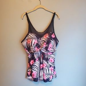 Hawaiian Print Tankini Swimsuit Top Size XXXL pink, black, and white